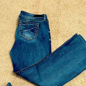 Boot cut jeans. They are in good shape!